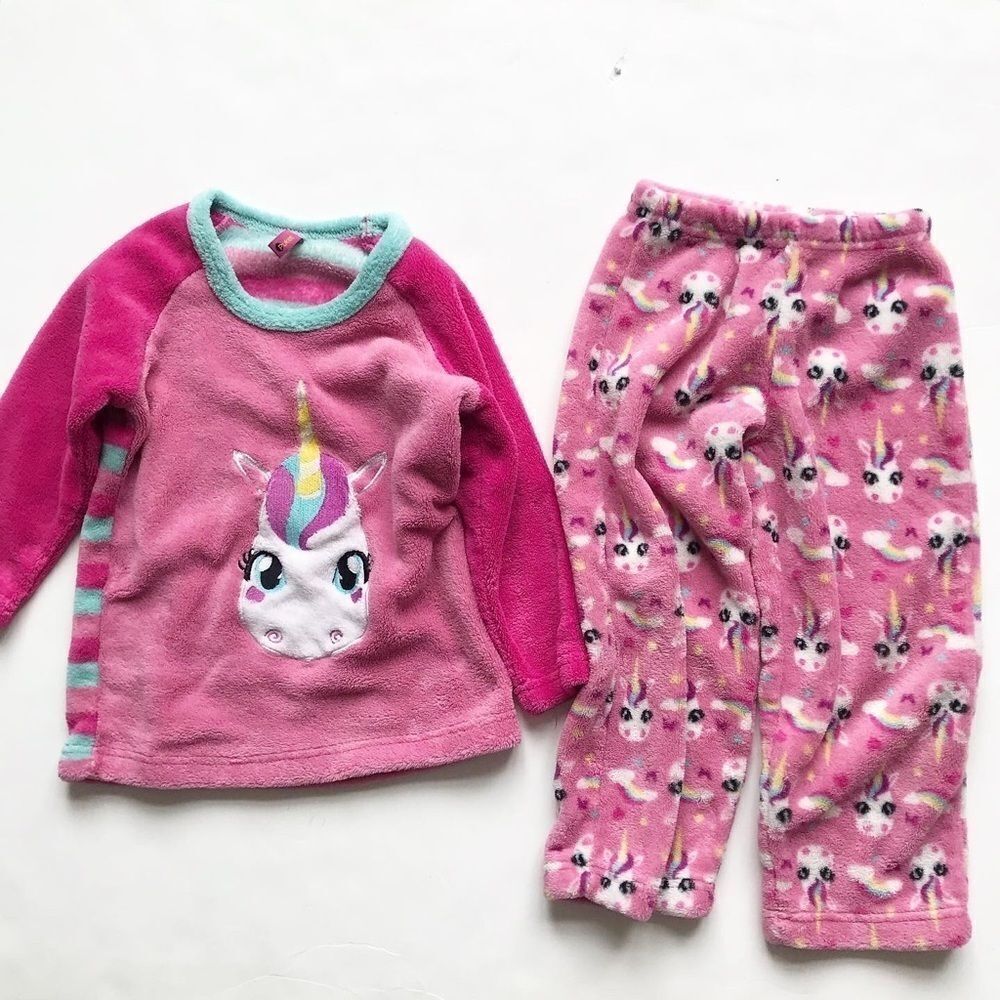 Puket fleece unicorn pajamas EUC 2T(fits like 3T)